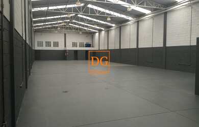 Imagem 2: Excelente Galpão. 800m² de Áreae3 Vagas na garagem