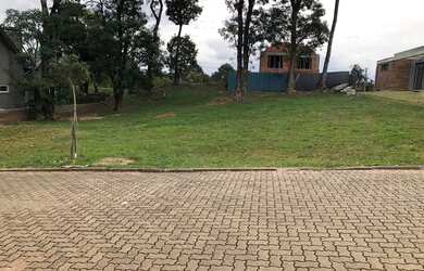 Imagem: O terreno possui 840m² de Área e está localizado em Country