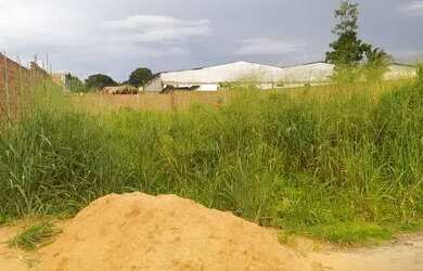 Imagem: O terreno possui 350m² de Área e está localizado em Paço