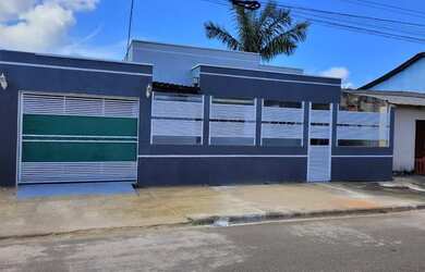 Imagem: A casa possui 2 Dormitórios, 1 Banheiro, 1 Vaga na garagem