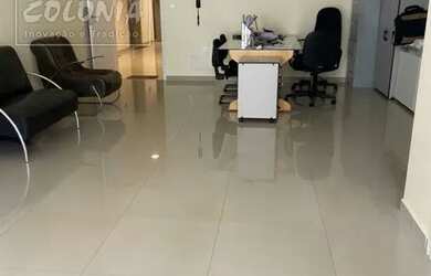 Imagem: O depósito possui 2 Vagas na garagem, 45m² de Área e está