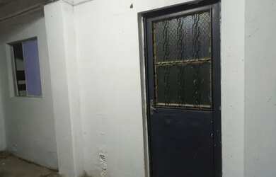 Imagem: A casa possui 1 Dormitório, 1 Banheiro e está localizado