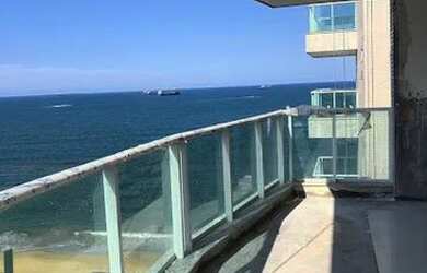 Imagem: O apartamento possui 3 Dormitórios, 3 Banheiros, 2 Vagas na