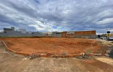 Imagem: O terreno possui 216m² de Área e está localizado em Santa