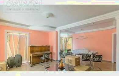 Imagem: A casa possui 3 Dormitórios, 5 Banheiros, 3 Vagas na garagem