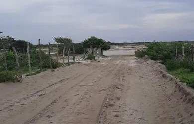 Imagem: O terreno possui 480m² de Área e está localizado em Santo