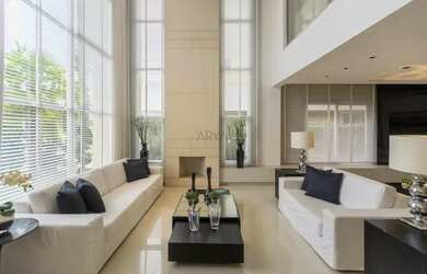 Imagem: A casa em condomínio possui 4 Dormitórios, 5 Banheiros, 5