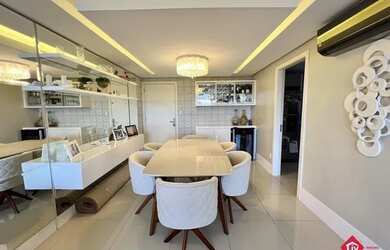 Imagem: O apartamento possui 3 Dormitórios, 2 Banheiros, 2 Vagas na