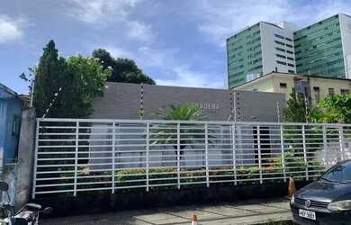 Imagem: A casa possui 5 Dormitórios, 5 Banheiros, 5 Vagas na garagem