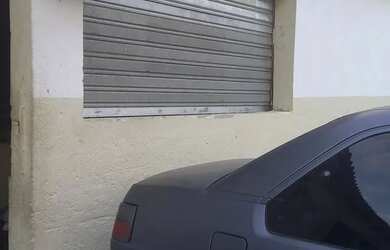 Imagem 4: VENDO UMA CASA. Varanda, 10m² de Área, 1 Vaga na garageme3 Dormitórios
