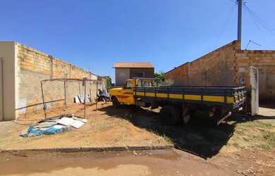 Imagem: O terreno possui 200m² de Área e está localizado em Senador