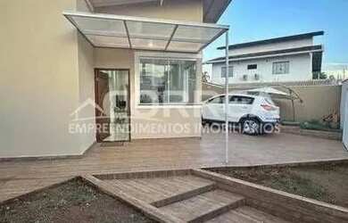 Imagem: A casa possui 2 Dormitórios, 2 Banheiros, 1 Vaga na garagem