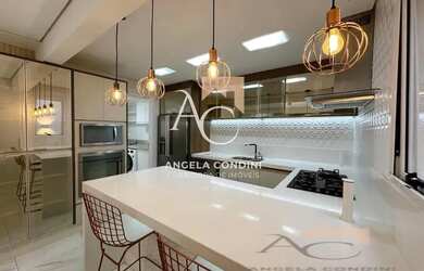 Imagem: A casa possui 4 Dormitórios, 5 Banheiros, 3 Vagas na garagem