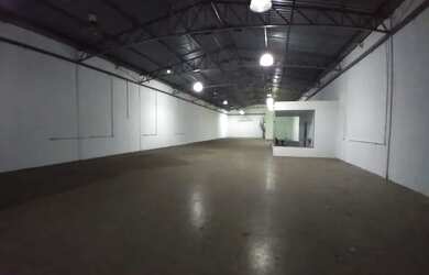 Imagem: O depósito possui 1.431m² de Área e está localizado em