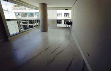 Imagem: O apartamento possui 3 Dormitórios, 2 Banheiros, 2 Vagas na