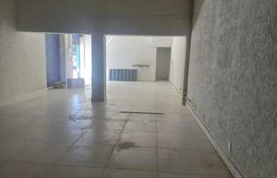 Imagem: O depósito possui 110m² de Área e está localizado em Prado