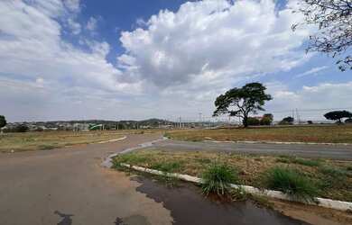 Imagem: O terreno possui 21905m² de Área e está localizado em Trindade