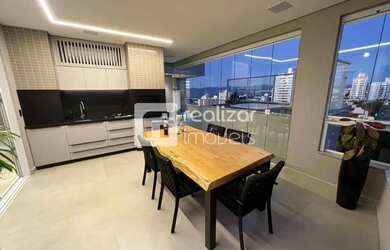 Imagem: O apartamento na cobertura possui 3 Dormitórios, 5 Banheiros