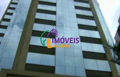 Imagem: O depósito para alugar possui 3 Vagas na garagem e 110m² de