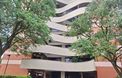 Imagem: O apartamento possui 3 Dormitórios, 3 Banheiros, 2 Vagas na