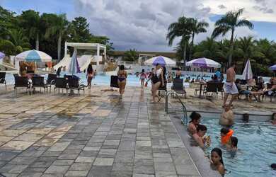 Imagem: A pousada chalé possui 1 Dormitório, Acomodam 5 pessoas, 1