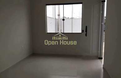 Imagem: A casa possui 2 Dormitórios, 1 Banheiro, 1 Vaga na garagem