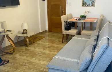 Imagem: O apartamento possui 1 Dormitório, 1 Banheiro, 1 Vaga na garagem