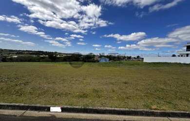 Imagem: O terreno possui 1100m² de Área e está localizado em Araçoiaba