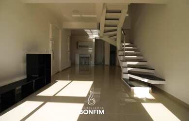 Imagem: A casa em condomínio possui 3 Dormitórios, 3 Banheiros, 2