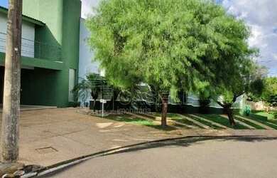 Imagem: A casa em condomínio possui 5 Dormitórios, 2 Banheiros, 280m²