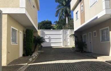 Imagem: A casa em condomínio possui 3 Dormitórios, 2 Banheiros, 2