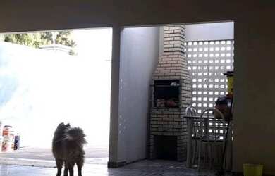 Imagem: A casa possui 2 Dormitórios, 1 Banheiro, 4 Vagas na garagem