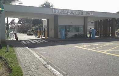 Imagem: A casa em condomínio possui 5 Dormitórios, 5 Banheiros, 3