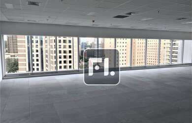 Imagem: O depósito possui 5 Vagas na garagem, 504m² de Área e está