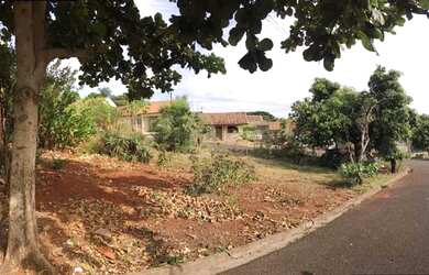 Imagem: O terreno possui 300m² de Área e está localizado em Jandaia