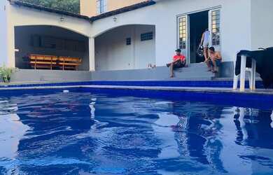 Imagem: A casa em condomínio possui 5 Dormitórios, 3 Banheiros, 2