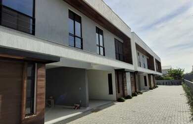 Imagem 2: Casa para venda tem 103 metros quadrados com 2 quartos em Ambrósio - Garopaba - SC