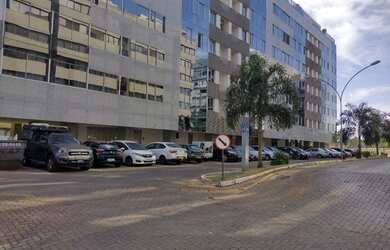 Imagem: O apartamento possui 3 Dormitórios, 1 Banheiro, 2 Vagas na