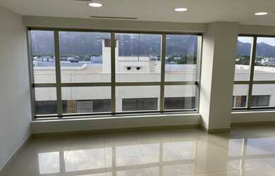 Imagem 1: Ponto comercial/Loja/Box para aluguel e venda tem 108 metros quadrados