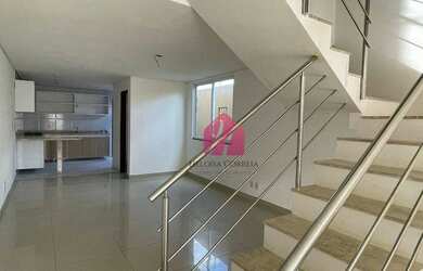 Imagem: A casa possui 3 Dormitórios, 5 Banheiros, 2 Vagas na garagem