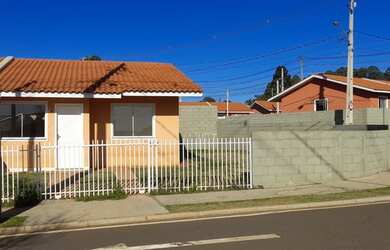 Imagem: A casa em condomínio possui 3 Dormitórios, 1 Banheiro, 3 Vagas