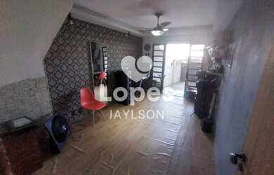 Imagem: A casa possui 2 Dormitórios, 2 Banheiros, 2 Vagas na garagem