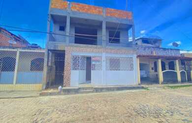 Imagem: A casa possui 2 Dormitórios e está localizado em São Sebastião