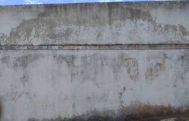 Imagem: A casa possui 2 Dormitórios, 1 Banheiro, 3 Vagas na garagem