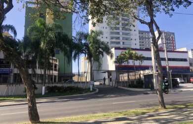 Imagem: O depósito possui 1 Vaga na garagem, 30m² de Área e está