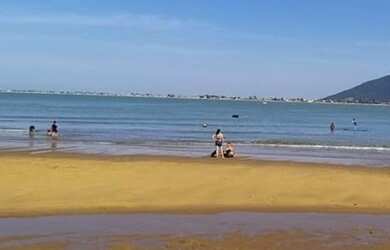 Imagem: A casa possui 3 Dormitórios e Varanda e está localizado em