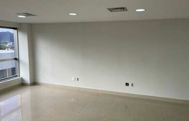 Imagem 4: Ponto comercial/Loja/Box para aluguel e venda tem 108 metros quadrados