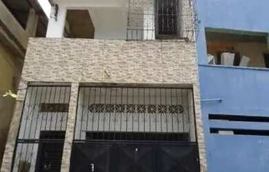 Imagem: A casa à venda possui 3 Dormitórios e 2 Banheiros e está