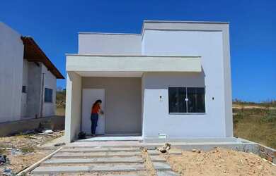 Imagem: A casa possui 2 Dormitórios e 1 Banheiro e está localizado