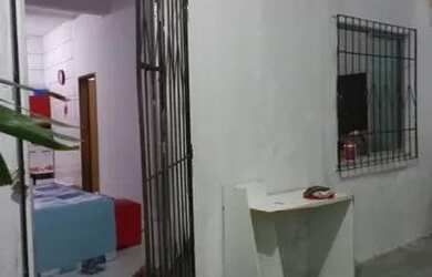 Imagem: A casa possui 3 Dormitórios, 1 Banheiro, 70m² de Área e
